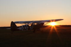 Piper-Cub-zachod-slonca